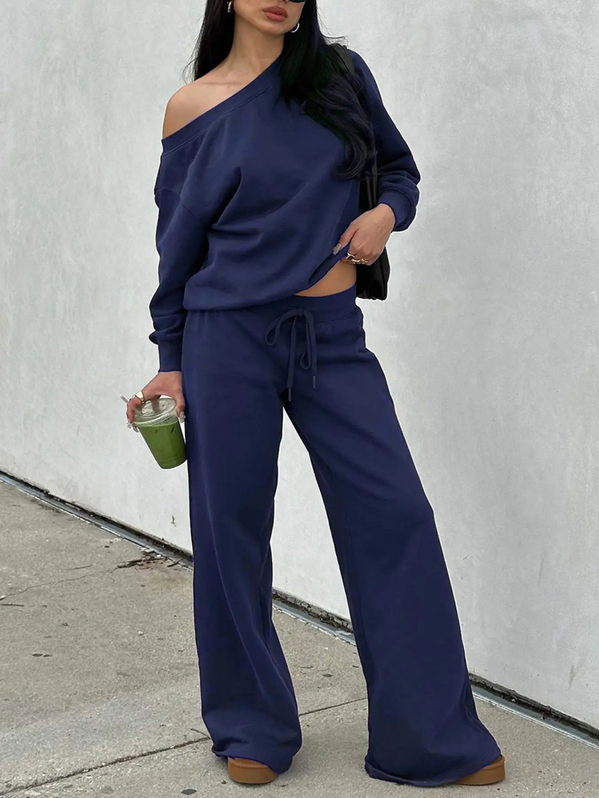 Women‘s Off the Shoulder Long Sleeve Jumper & Pants